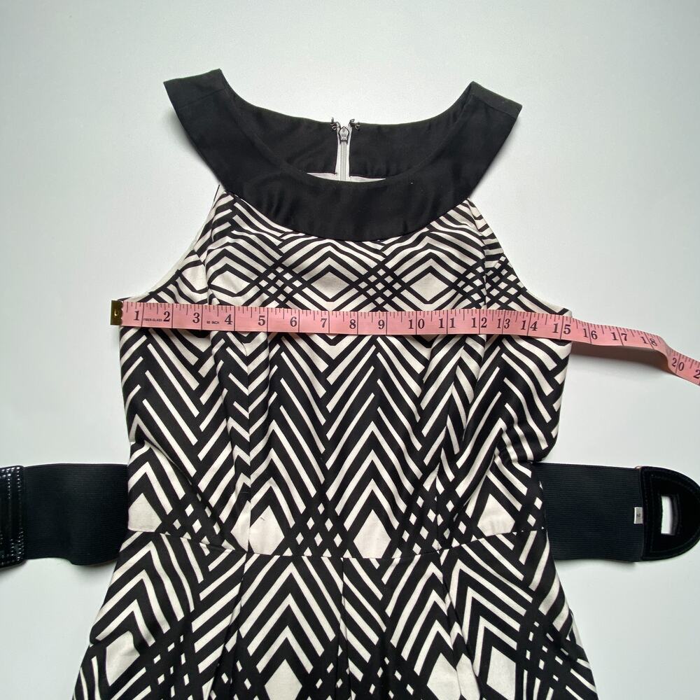 Women WHBM Fit and Flare Dress Size 2 Black White Geometric - Picture 8 of 13